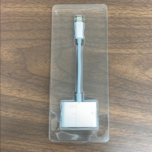 Lightning Digital AV Adapter - Picture 2 of 2